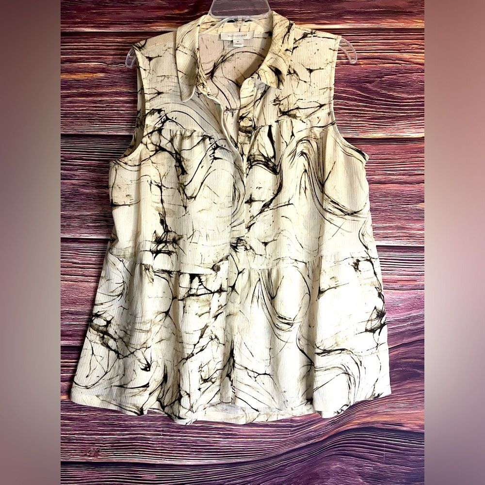 Madison Grey Mable Shortsleeved Shirt. Size XLarge.